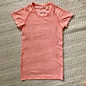 Lululemon Swiftly Tech Short Sleeve (Size Small)